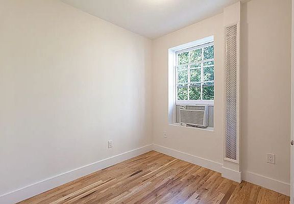 4th image of 376 Bleecker St #3