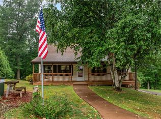 110 Coventry Dr, Butler, PA 16001