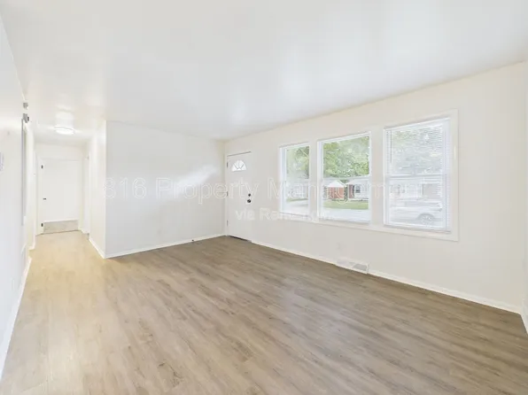 11018 Booth Ave, Kansas City, MO 64134
