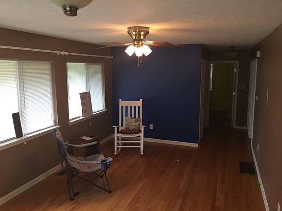 2nd image of 1902 Mayfair Dr