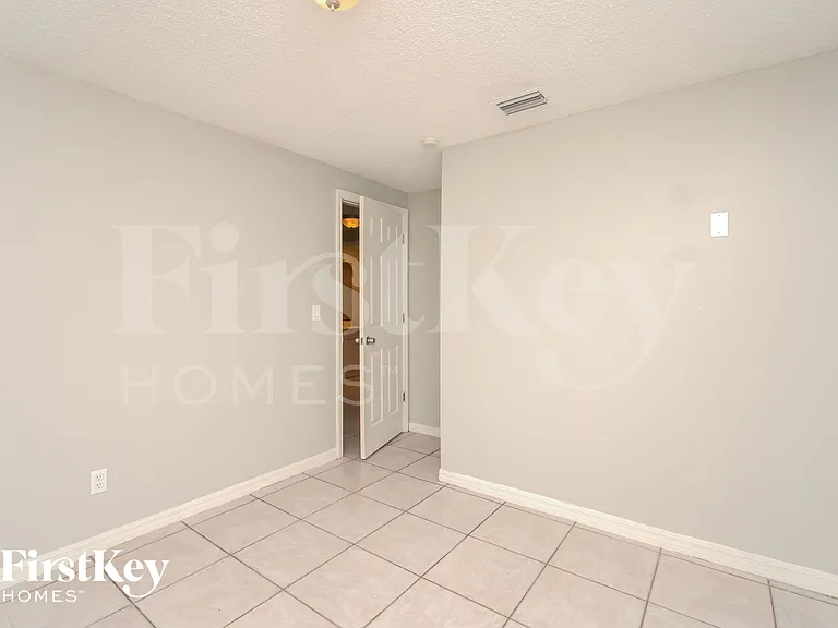 8509 Olympic Ct — Photo 11