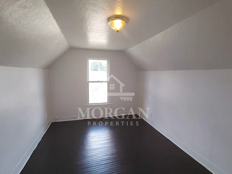1213 W 3rd St — Photo 9