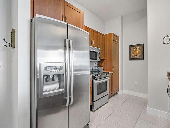 3rd image of 450 N Federal Highway #Penthouse 2