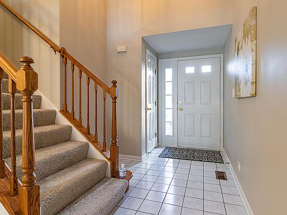 4th image of 611 Grosse Pointe Cir