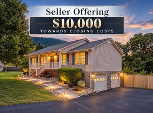 5822 Fieldview Dr, Roanoke, VA 24019