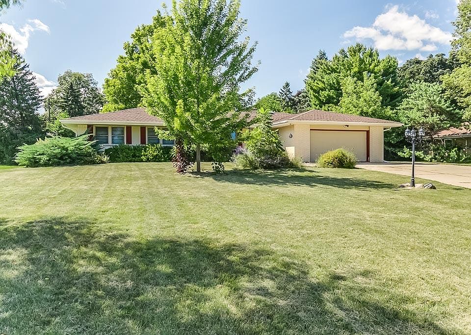 1st image of 6705 N Braeburn Ln