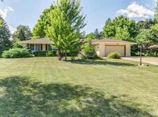 6705 N Braeburn Ln, Glendale, WI 53209