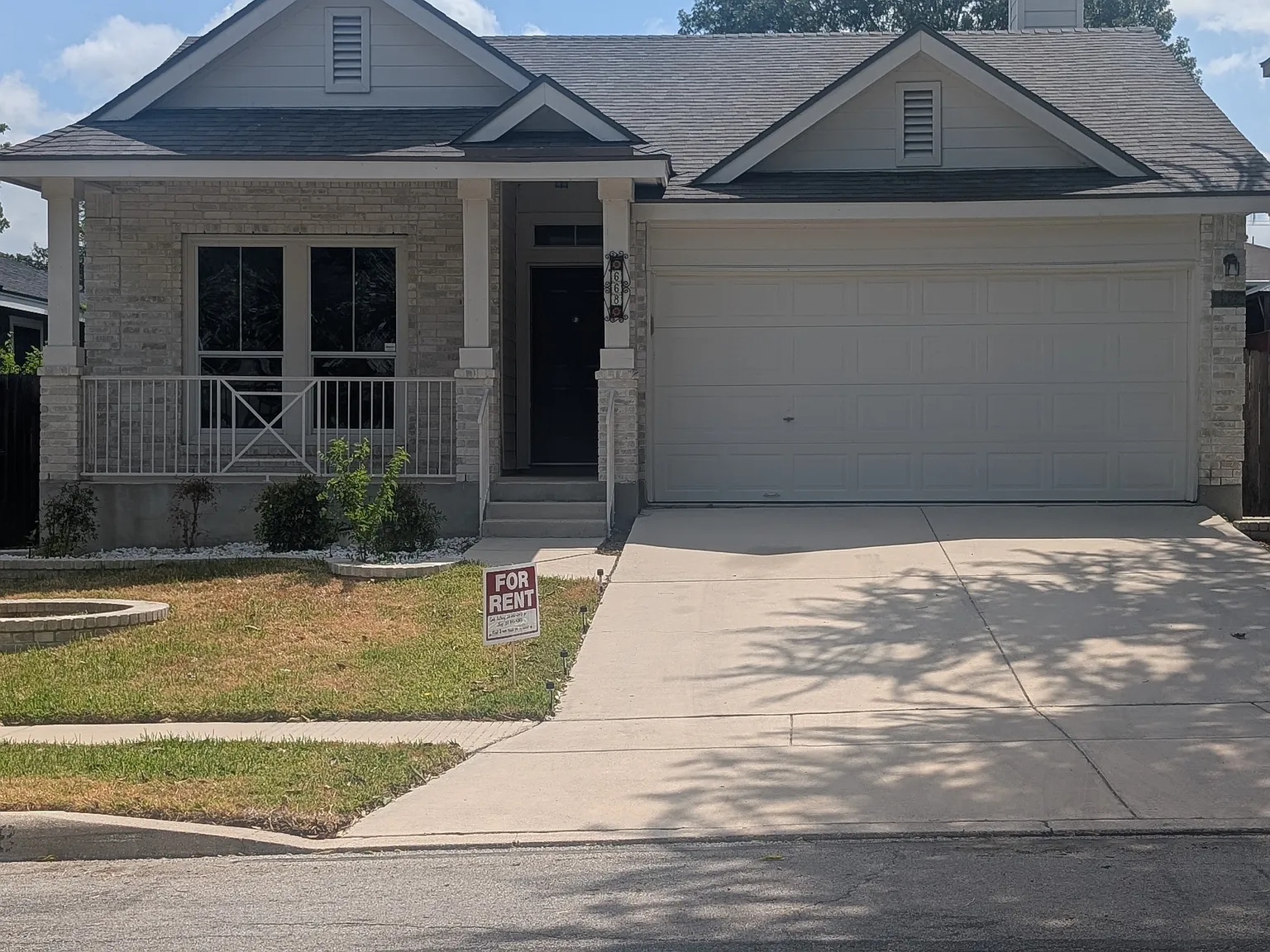 3 bed, 1578 sqft, $1,800 — Photo 2