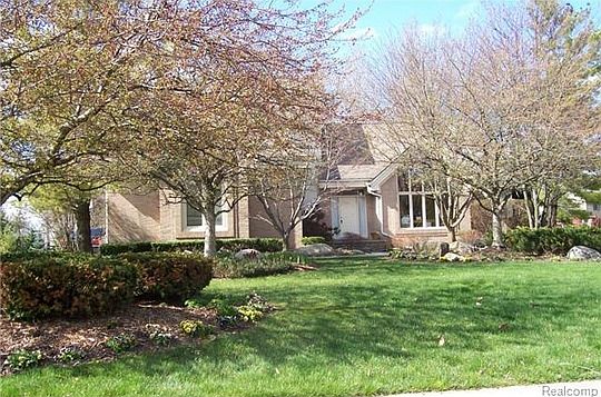 2nd image of 37776 Turnberry Ct