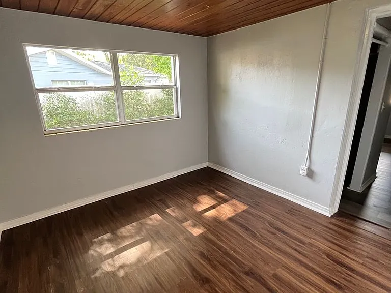 538 Norfolk Cir — Photo 14