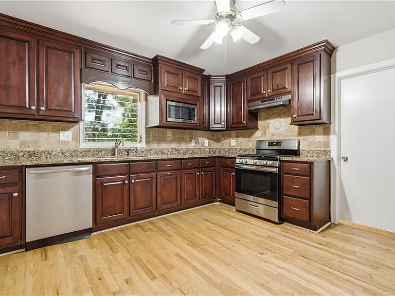 2140 Oakawana Dr NE — Photo 18