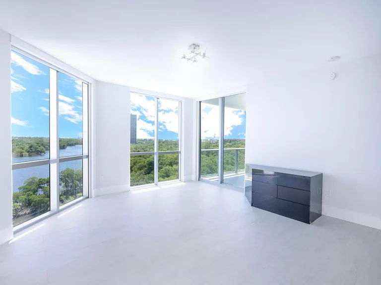 17111 Biscayne Blvd #702 — Photo 12