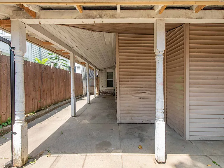 426 W Green St #1 — Photo 27