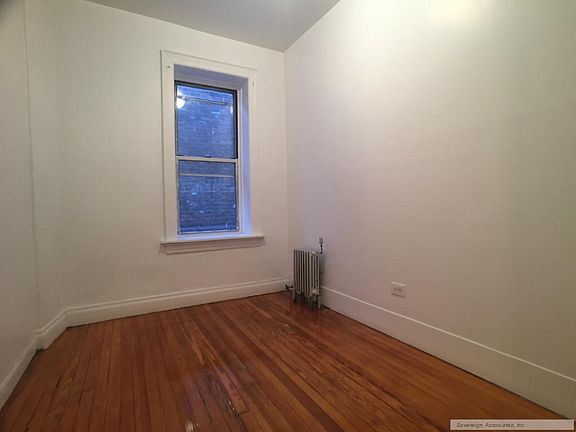 3rd image of 561 W 180th St APT 2E