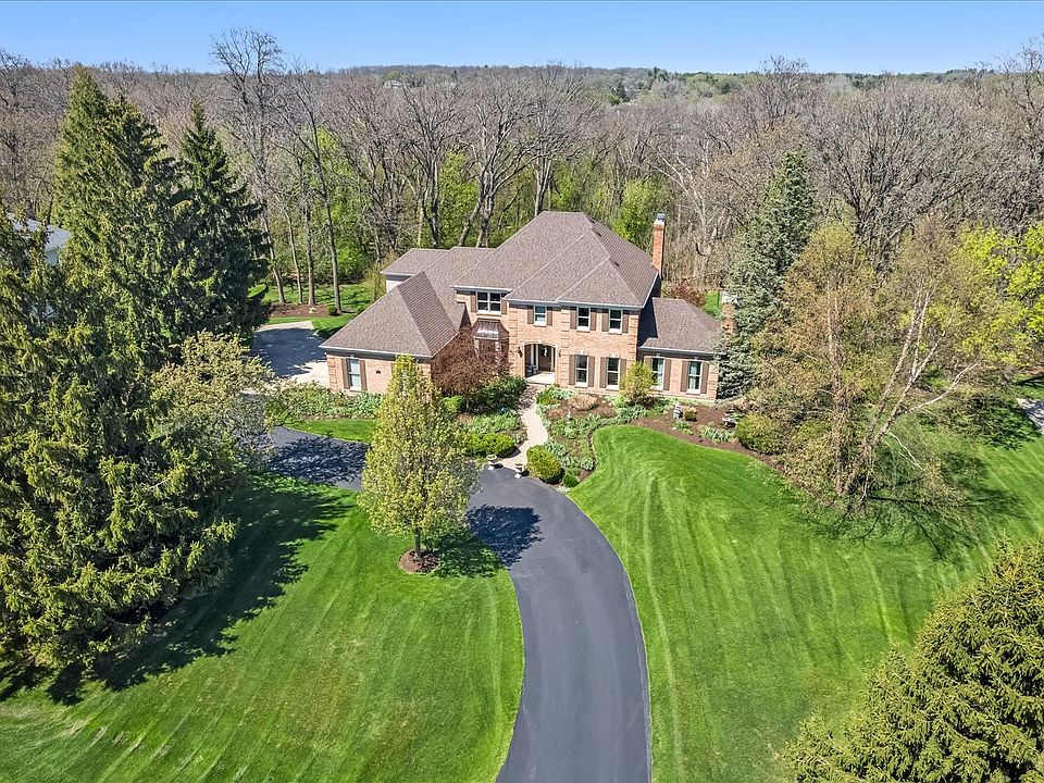 41W668 Hunters Hill Dr, St Charles, IL 60175 | MLS #12625789 | Zillow