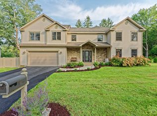 271 Lisha Kill Rd, Schenectady, NY 12309