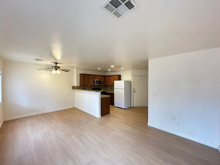 2621 Adelante Ave #108 — Photo 5