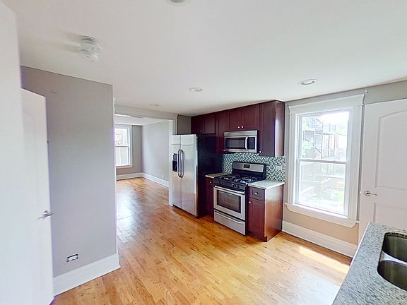 2nd image of 838 N Wolcott Ave APT 2R