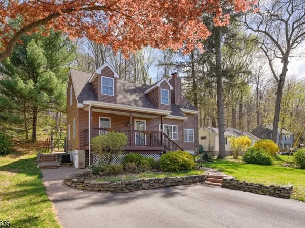 64 Hilltop Trl, Sparta, NJ 07871