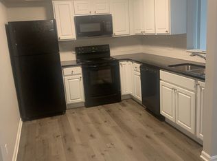 2360 Canterbury Rd #8, Westlake, OH 44145