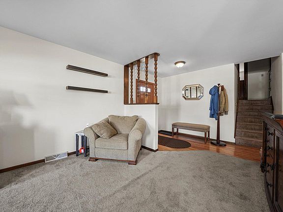 5th image of 354 Saginaw Ave