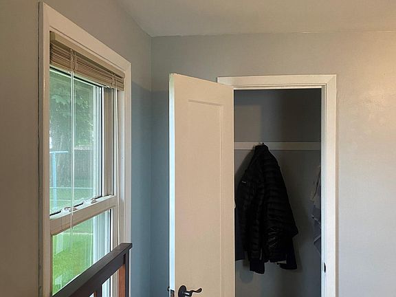 5th image of 2751 Grand St NE