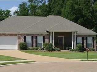 126 Susan Ln, Brandon, MS 39042