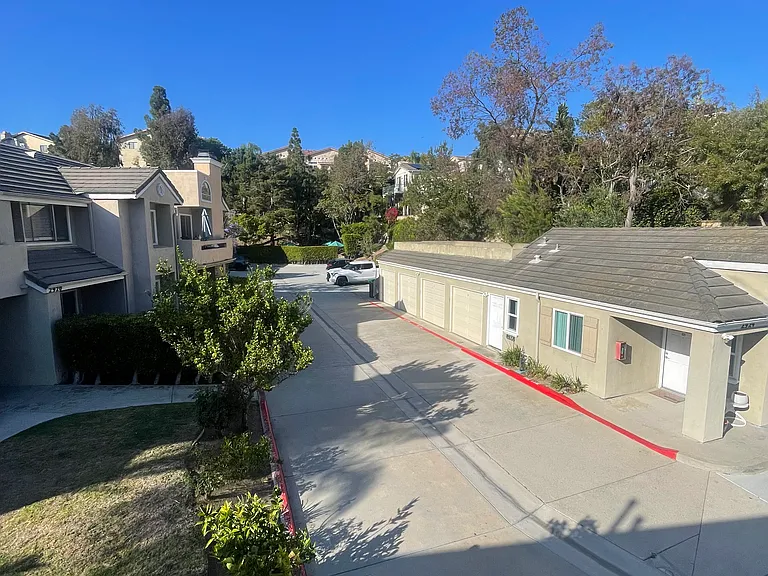 2918 Luciernaga St #202 — Photo 21