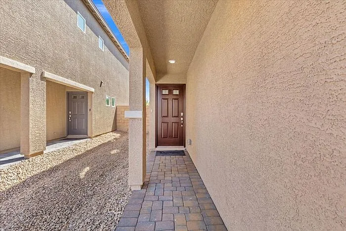 4 bed, 2.5 bath, 1795 sqft, $2,375 — Photo 3