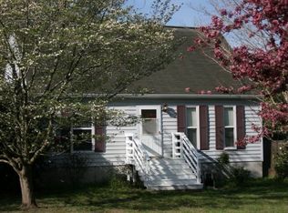 4694 Court Dr, Gloucester, VA 23061