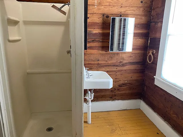 611 E University Ave #B — Photo 6
