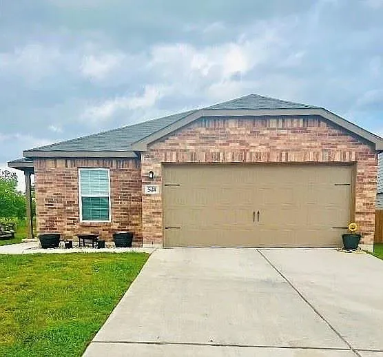 521 Locksley Cv — Photo 1