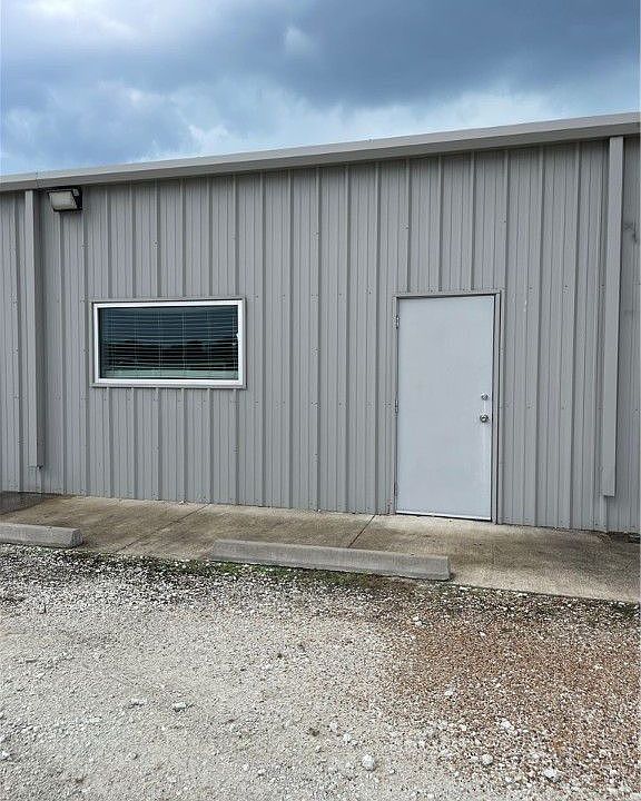 1st image of 6100 Fm 1179 #400