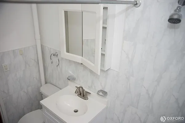 Rented by Oxford Property Group | media 8