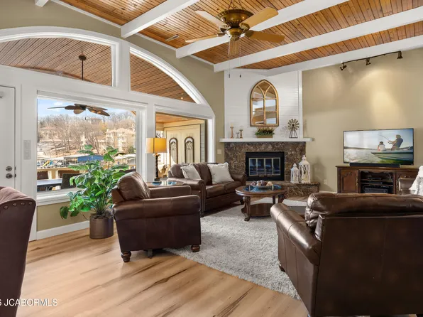 6620 E Lake Point Dr #18, Osage Beach, MO 65065