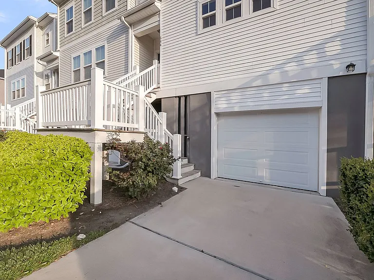 544 McLernon Trce — Photo 31