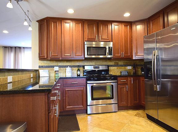 5th image of 13050 S Cypress Ln