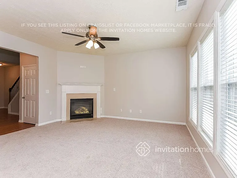 739 Mountain Laurel Dr — Photo 2