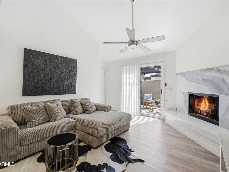 2143 E Center Ln #1 — Photo 11