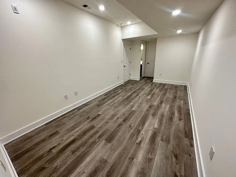1115 N American St #C1 — Photo 11