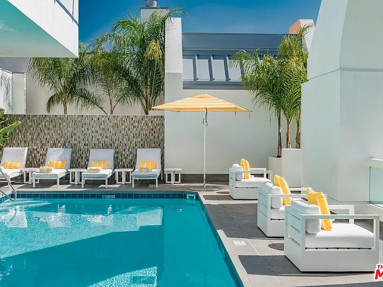 10520 Wilshire Blvd #1004 — Photo 13
