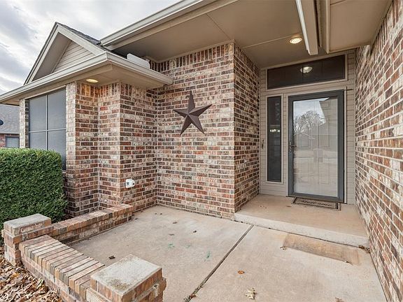 3rd image of 2521 Highland Dr