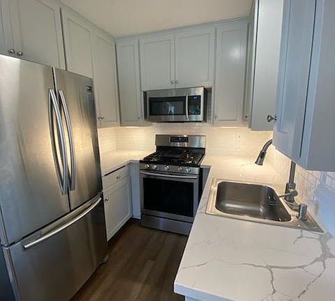 3rd image of 204 W Yanonali St APT 2