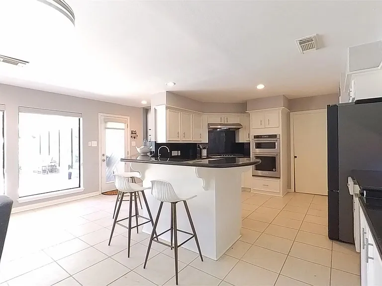 3339 Country Club Blvd — Photo 14