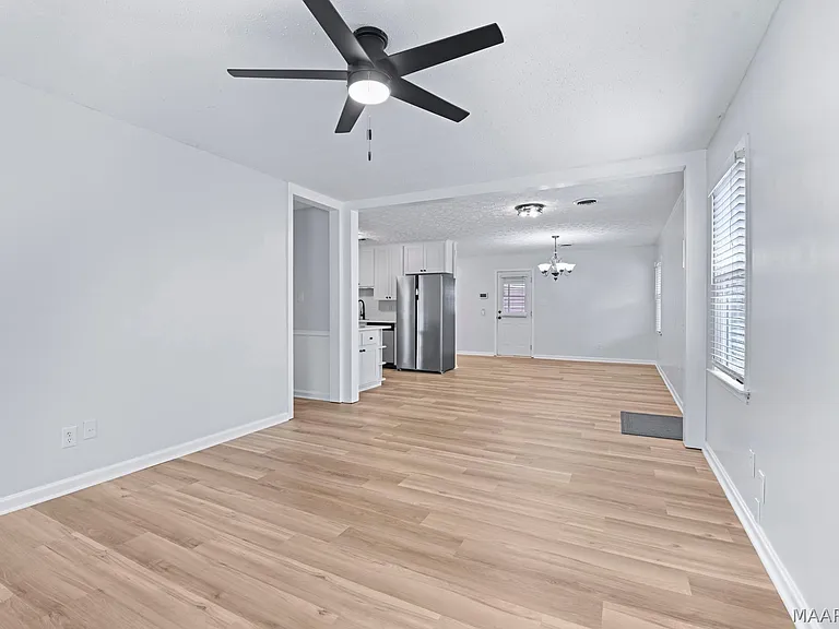 111 Lori St — Photo 2