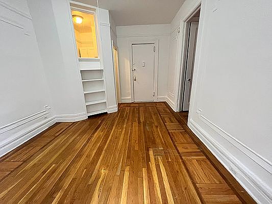 1st image of 245 Seaman Ave APT 4D