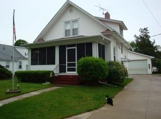 104 SE 11th St, Aledo, IL 61231