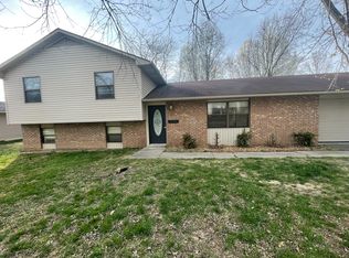 1722 W Cape Rock Dr, Cape Girardeau, MO 63701