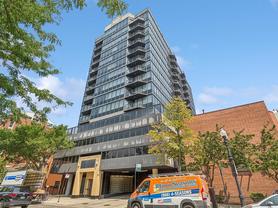 1st image of 1309 N Wells St APT 1402