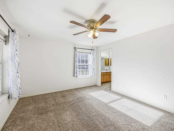 2nd image of 478 SE Birdie Cir